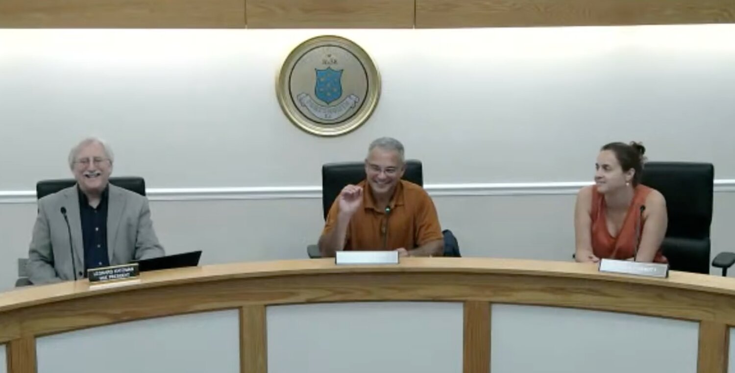 The 3-minute Portsmouth Town Council Meeting | EastBayRI.com - News ...